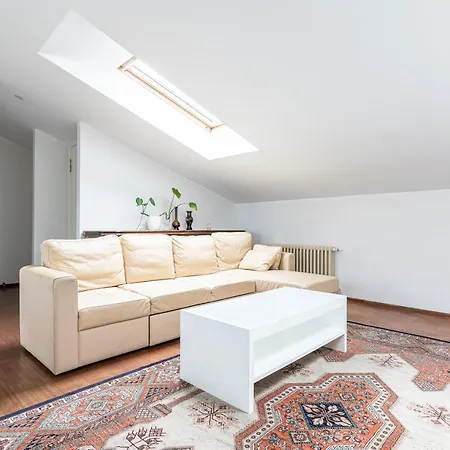 P32 - Boutique Center Apartment