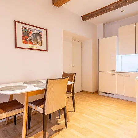 P32 - Boutique Center شقة تالين