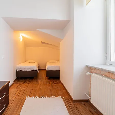 P32 - Boutique Center Apartment