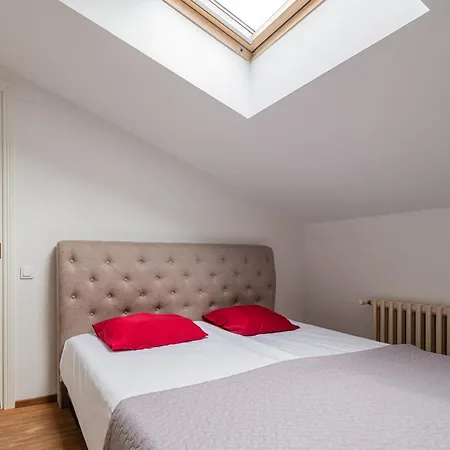 P32 - Boutique Center *