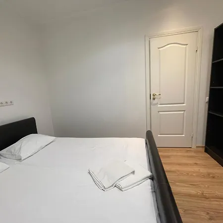 P32 - Boutique Center * تالين