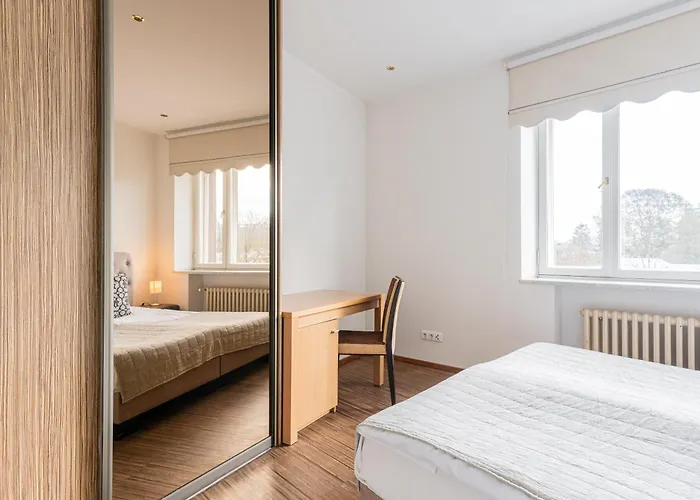 P32 - Boutique Center *