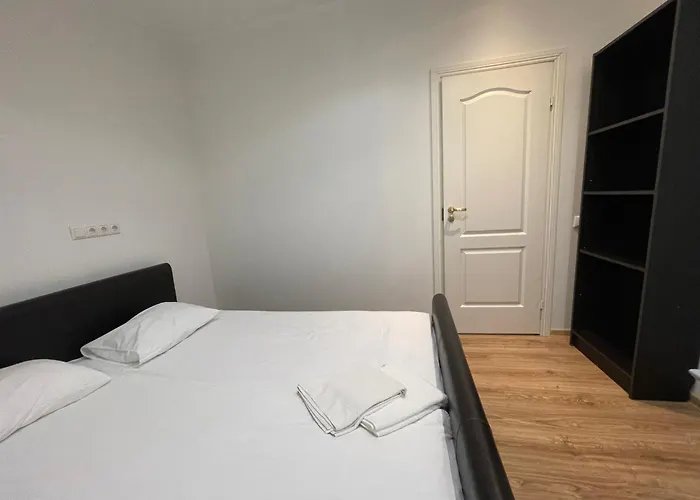 P32 - Boutique Center * تالين