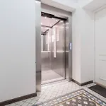 P32 - Boutique Center